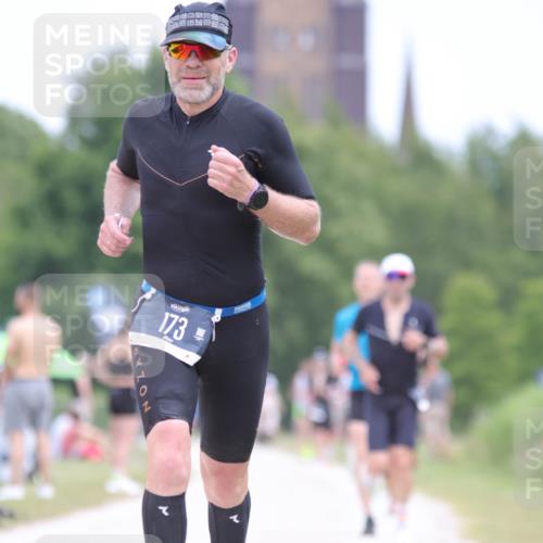 22.06.2025 - Viking Triathlon H.Heesch http://msf.ph/oto/8102001 22.06.2025 13:36:39 Laufen 125, 128, 173, 311 meine-sportfotos.de