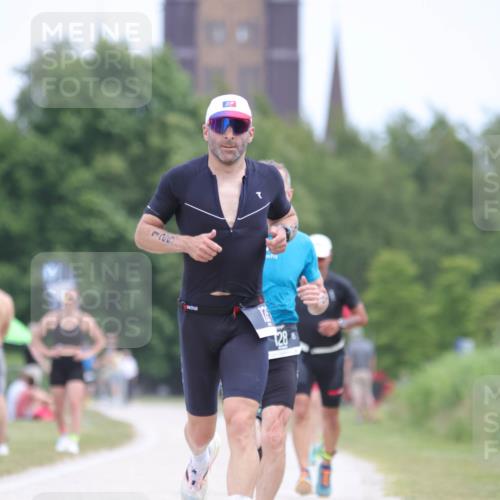 22.06.2025 - Viking Triathlon H.Heesch http://msf.ph/oto/8102018 22.06.2025 13:36:42 Laufen 125, 128, 173 meine-sportfotos.de