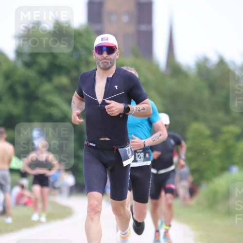 22.06.2025 - Viking Triathlon H.Heesch http://msf.ph/oto/8102030 22.06.2025 13:36:42 Laufen 125, 128, 173 meine-sportfotos.de