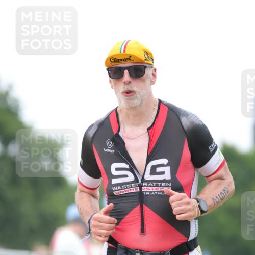 22.06.2025 - Viking Triathlon H.Heesch http://msf.ph/oto/8102088 22.06.2025 15:45:50 Laufen 292, 412 meine-sportfotos.de