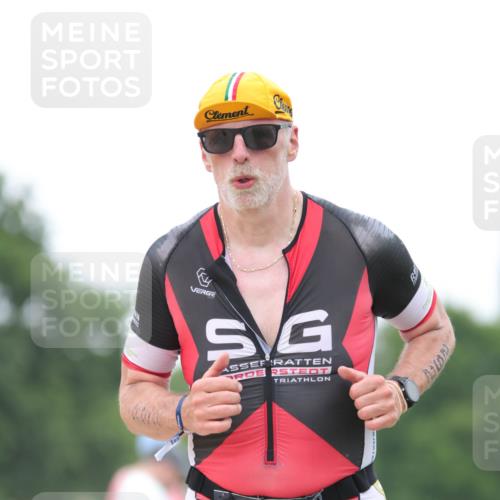 22.06.2025 - Viking Triathlon H.Heesch http://msf.ph/oto/8102096 22.06.2025 15:45:50 Laufen 292, 412 meine-sportfotos.de