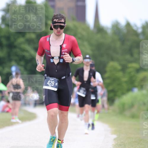 22.06.2025 - Viking Triathlon H.Heesch http://msf.ph/oto/8102119 22.06.2025 13:36:51 Laufen 193, 283, 429 meine-sportfotos.de