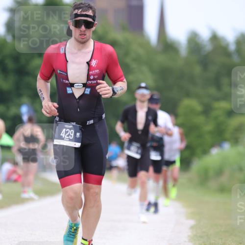 22.06.2025 - Viking Triathlon H.Heesch http://msf.ph/oto/8102146 22.06.2025 13:36:52 Laufen 193, 283, 429 meine-sportfotos.de
