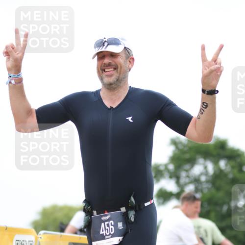 22.06.2025 - Viking Triathlon H.Heesch http://msf.ph/oto/8102258 22.06.2025 15:46:26 Laufen 335, 456 meine-sportfotos.de