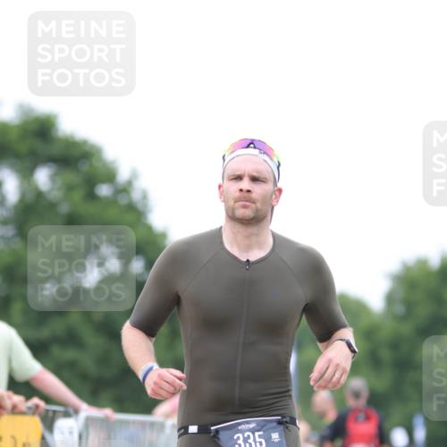 22.06.2025 - Viking Triathlon H.Heesch http://msf.ph/oto/8102283 22.06.2025 15:46:27 Laufen 335, 456 meine-sportfotos.de