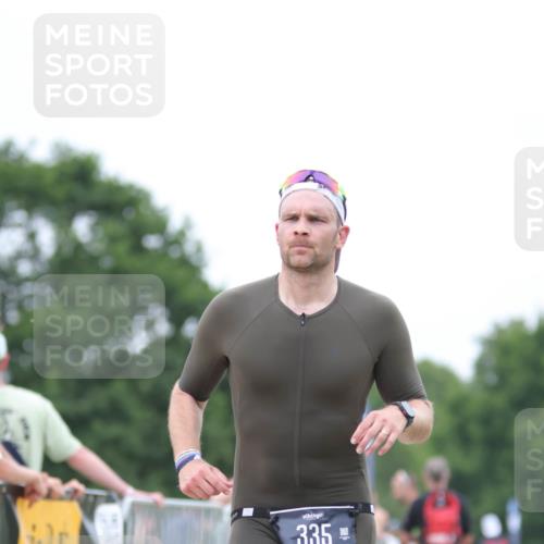 22.06.2025 - Viking Triathlon H.Heesch http://msf.ph/oto/8102292 22.06.2025 15:46:27 Laufen 335, 456 meine-sportfotos.de