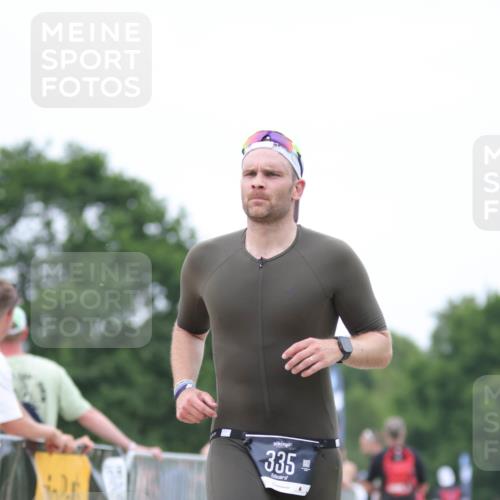 22.06.2025 - Viking Triathlon H.Heesch http://msf.ph/oto/8102303 22.06.2025 15:46:27 Laufen 335, 456 meine-sportfotos.de