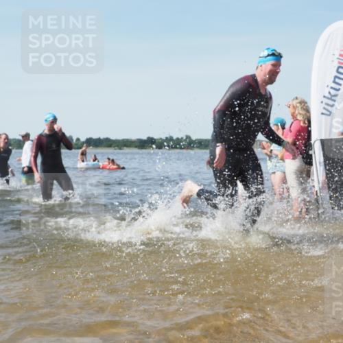 22.06.2025 - Viking Triathlon KatJ http://msf.ph/oto/8102322 22.06.2025 10:34:11 Schwimmen 46, 70, 294, 297, 429, 478, 527, 532, 618, 635 meine-sportfotos.de