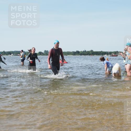 22.06.2025 - Viking Triathlon KatJ http://msf.ph/oto/8102340 22.06.2025 10:34:12 Schwimmen 46, 70, 294, 297, 429, 486, 527, 532, 618, 635 meine-sportfotos.de