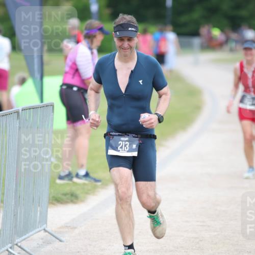 22.06.2025 - Viking Triathlon H.Heesch http://msf.ph/oto/8102393 22.06.2025 16:50:30 Laufen 213 meine-sportfotos.de