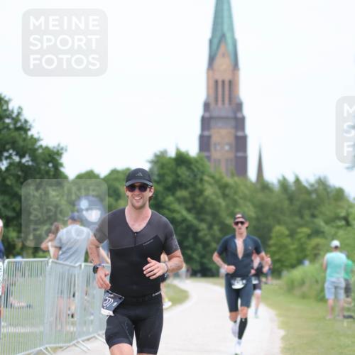 22.06.2025 - Viking Triathlon H.Heesch http://msf.ph/oto/8102407 22.06.2025 13:37:22 Laufen 271, 486, 520 meine-sportfotos.de