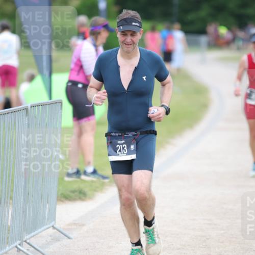 22.06.2025 - Viking Triathlon H.Heesch http://msf.ph/oto/8102410 22.06.2025 16:50:30 Laufen 213 meine-sportfotos.de