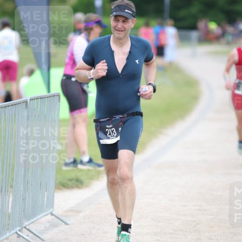22.06.2025 - Viking Triathlon H.Heesch http://msf.ph/oto/8102423 22.06.2025 16:50:30 Laufen 213 meine-sportfotos.de