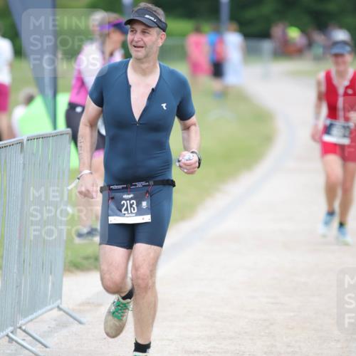 22.06.2025 - Viking Triathlon H.Heesch http://msf.ph/oto/8102448 22.06.2025 16:50:30 Laufen 213 meine-sportfotos.de