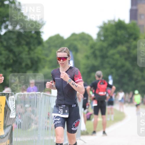 22.06.2025 - Viking Triathlon H.Heesch http://msf.ph/oto/8102460 22.06.2025 15:47:12 Laufen 79 meine-sportfotos.de