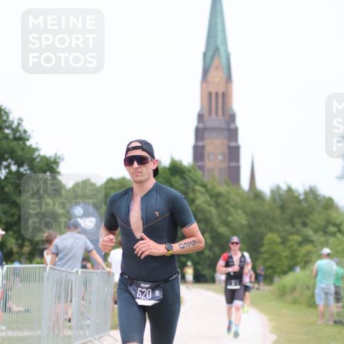22.06.2025 - Viking Triathlon H.Heesch http://msf.ph/oto/8102468 22.06.2025 13:37:25 Laufen 8, 271, 520 meine-sportfotos.de