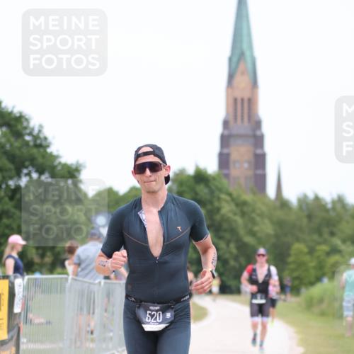 22.06.2025 - Viking Triathlon H.Heesch http://msf.ph/oto/8102489 22.06.2025 13:37:25 Laufen 8, 271, 520 meine-sportfotos.de