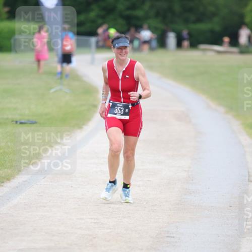 22.06.2025 - Viking Triathlon H.Heesch http://msf.ph/oto/8102490 22.06.2025 16:50:32 Laufen 213, 353 meine-sportfotos.de