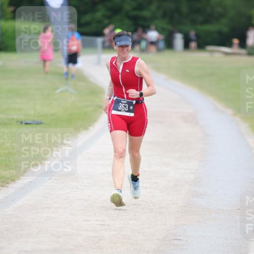 22.06.2025 - Viking Triathlon H.Heesch http://msf.ph/oto/8102508 22.06.2025 16:50:32 Laufen 213, 353 meine-sportfotos.de