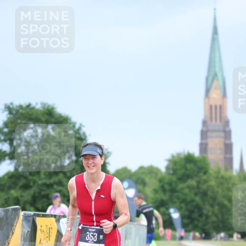 22.06.2025 - Viking Triathlon H.Heesch http://msf.ph/oto/8102606 22.06.2025 16:50:39 Laufen 213, 353 meine-sportfotos.de