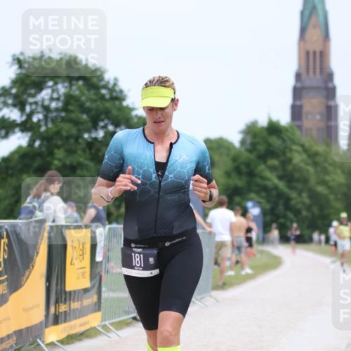 22.06.2025 - Viking Triathlon H.Heesch http://msf.ph/oto/8102740 22.06.2025 13:37:42 Laufen 181, 509 meine-sportfotos.de