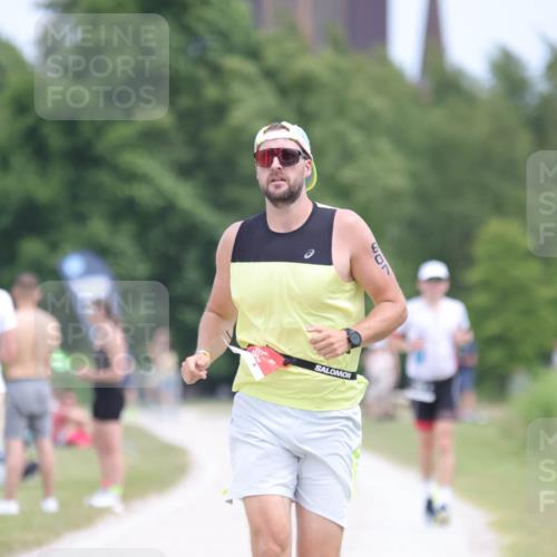 22.06.2025 - Viking Triathlon H.Heesch http://msf.ph/oto/8102813 22.06.2025 13:37:52 Laufen 607 meine-sportfotos.de