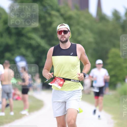 22.06.2025 - Viking Triathlon H.Heesch http://msf.ph/oto/8102823 22.06.2025 13:37:52 Laufen 607 meine-sportfotos.de