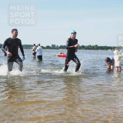 22.06.2025 - Viking Triathlon KatJ http://msf.ph/oto/8102827 22.06.2025 10:34:26 Schwimmen 294, 306, 366, 430, 486, 520, 527, 546 meine-sportfotos.de
