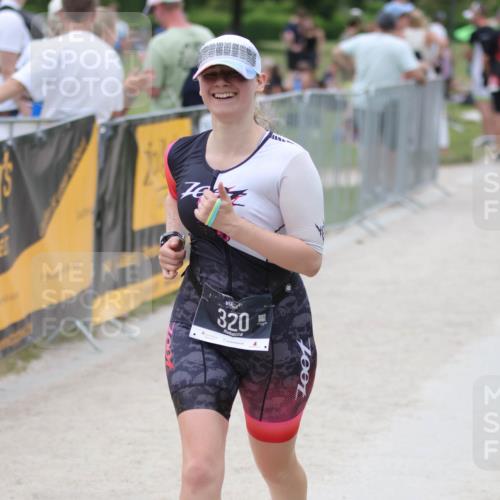 22.06.2025 - Viking Triathlon H.Heesch http://msf.ph/oto/8102987 22.06.2025 15:50:16 Laufen 249, 320 meine-sportfotos.de