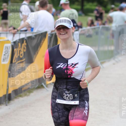 22.06.2025 - Viking Triathlon H.Heesch http://msf.ph/oto/8102997 22.06.2025 15:50:17 Laufen 249, 320 meine-sportfotos.de