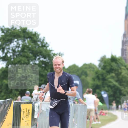 22.06.2025 - Viking Triathlon H.Heesch http://msf.ph/oto/8102998 22.06.2025 13:38:06 Laufen 225, 318 meine-sportfotos.de
