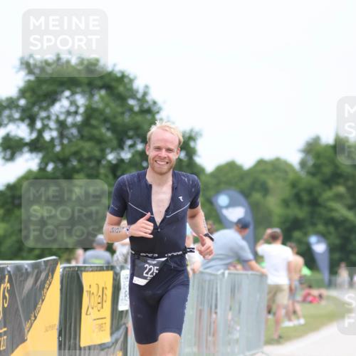 22.06.2025 - Viking Triathlon H.Heesch http://msf.ph/oto/8103025 22.06.2025 13:38:07 Laufen 225, 318 meine-sportfotos.de