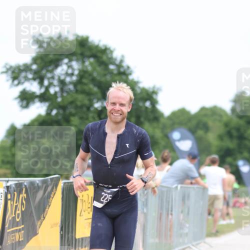 22.06.2025 - Viking Triathlon H.Heesch http://msf.ph/oto/8103041 22.06.2025 13:38:07 Laufen 225, 318 meine-sportfotos.de