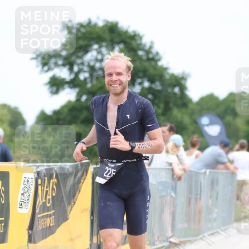 22.06.2025 - Viking Triathlon H.Heesch http://msf.ph/oto/8103058 22.06.2025 13:38:07 Laufen 225, 318 meine-sportfotos.de