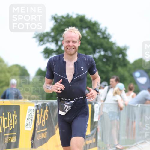 22.06.2025 - Viking Triathlon H.Heesch http://msf.ph/oto/8103073 22.06.2025 13:38:07 Laufen 225, 318 meine-sportfotos.de