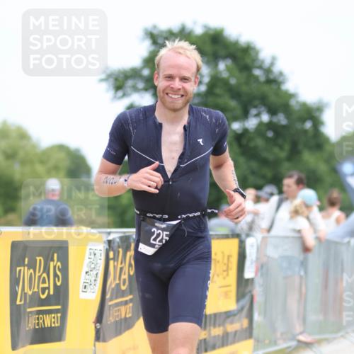 22.06.2025 - Viking Triathlon H.Heesch http://msf.ph/oto/8103077 22.06.2025 13:38:07 Laufen 225, 318 meine-sportfotos.de