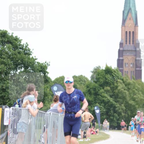 22.06.2025 - Viking Triathlon H.Heesch http://msf.ph/oto/8103083 22.06.2025 13:38:27 Laufen 328 meine-sportfotos.de
