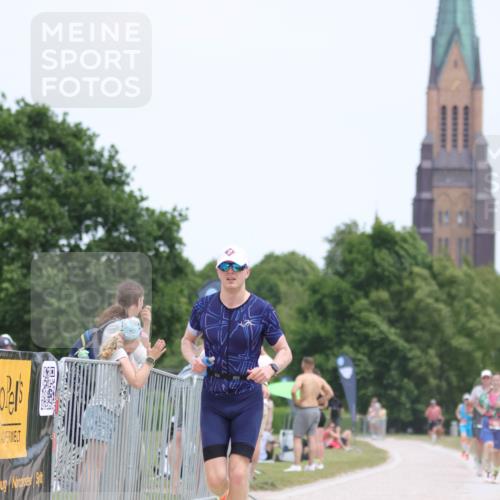 22.06.2025 - Viking Triathlon H.Heesch http://msf.ph/oto/8103096 22.06.2025 13:38:27 Laufen 328 meine-sportfotos.de