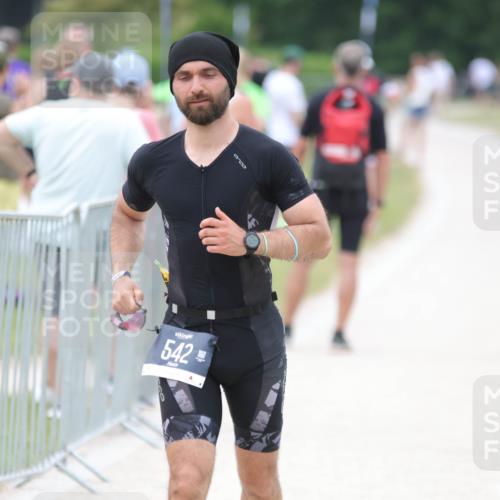 22.06.2025 - Viking Triathlon H.Heesch http://msf.ph/oto/8103154 22.06.2025 15:50:49 Laufen 542 meine-sportfotos.de