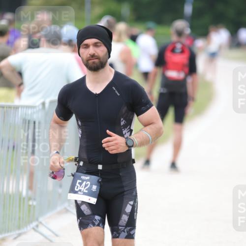 22.06.2025 - Viking Triathlon H.Heesch http://msf.ph/oto/8103163 22.06.2025 15:50:49 Laufen 542 meine-sportfotos.de