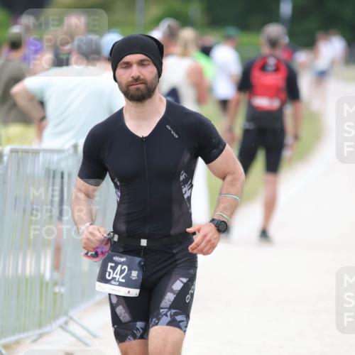 22.06.2025 - Viking Triathlon H.Heesch http://msf.ph/oto/8103169 22.06.2025 15:50:49 Laufen 542 meine-sportfotos.de