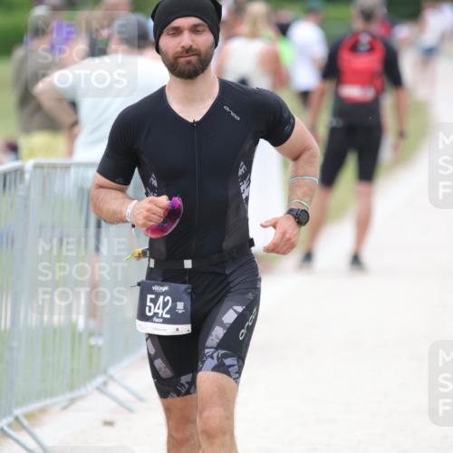 22.06.2025 - Viking Triathlon H.Heesch http://msf.ph/oto/8103176 22.06.2025 15:50:49 Laufen 542 meine-sportfotos.de