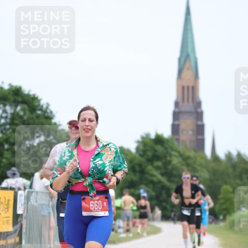 22.06.2025 - Viking Triathlon H.Heesch http://msf.ph/oto/8103200 22.06.2025 13:38:39 Laufen 203, 329, 508, 626, 660 meine-sportfotos.de