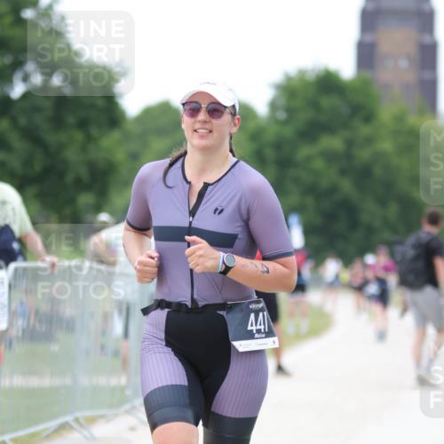 22.06.2025 - Viking Triathlon H.Heesch http://msf.ph/oto/8103214 22.06.2025 15:51:19 Laufen 441 meine-sportfotos.de