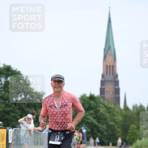 22.06.2025 - Viking Triathlon H.Heesch http://msf.ph/oto/8103314 22.06.2025 13:38:57 Laufen 64 meine-sportfotos.de