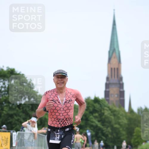 22.06.2025 - Viking Triathlon H.Heesch http://msf.ph/oto/8103317 22.06.2025 13:38:57 Laufen 64 meine-sportfotos.de