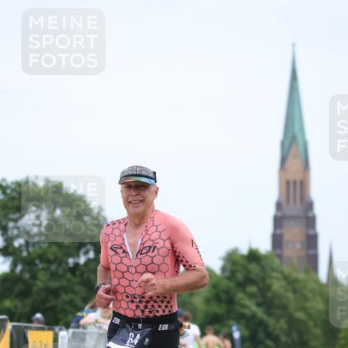 22.06.2025 - Viking Triathlon H.Heesch http://msf.ph/oto/8103332 22.06.2025 13:38:57 Laufen 64 meine-sportfotos.de