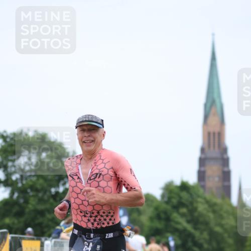 22.06.2025 - Viking Triathlon H.Heesch http://msf.ph/oto/8103334 22.06.2025 13:38:57 Laufen 64 meine-sportfotos.de