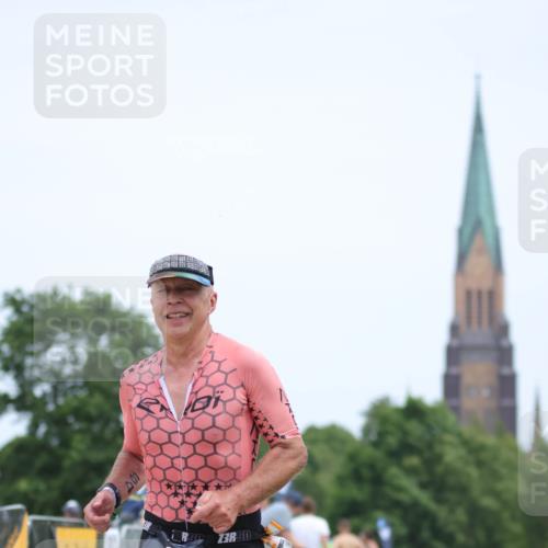 22.06.2025 - Viking Triathlon H.Heesch http://msf.ph/oto/8103340 22.06.2025 13:38:58 Laufen 64 meine-sportfotos.de