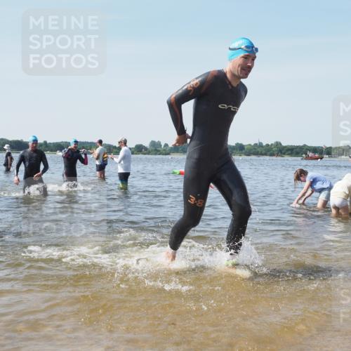 22.06.2025 - Viking Triathlon KatJ http://msf.ph/oto/8103341 22.06.2025 10:34:44 Schwimmen 77, 114, 161, 247, 284, 323, 341, 434, 550 meine-sportfotos.de
